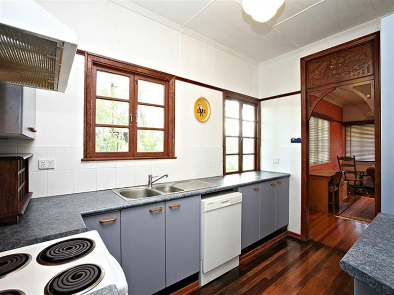 117 Morehead Avenue, Norman Park QLD 4170