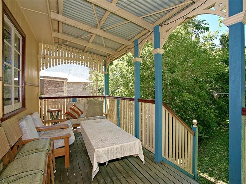 117 Morehead Avenue, Norman Park QLD 4170