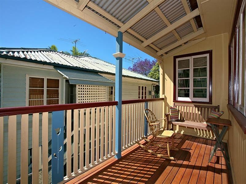 117 Morehead Avenue, Norman Park QLD 4170