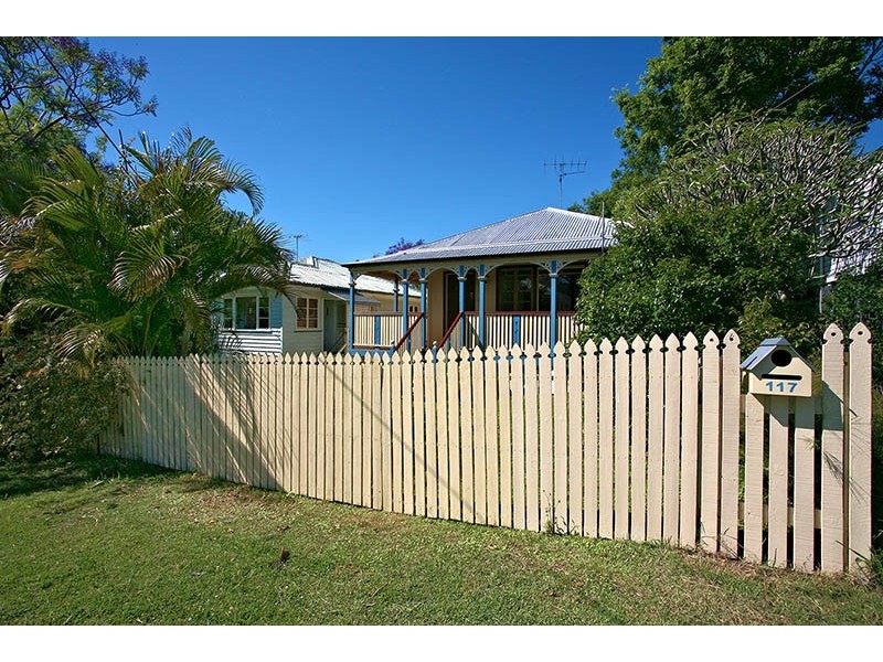 117 Morehead Avenue, Norman Park QLD 4170