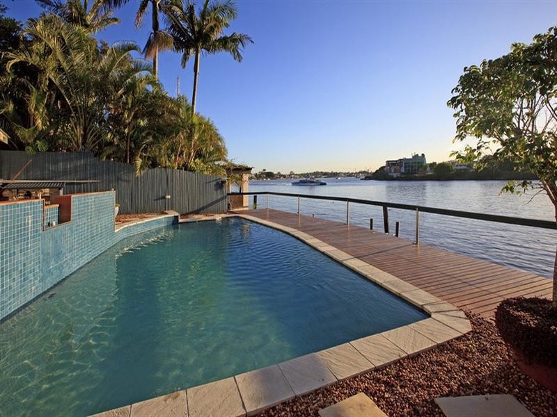 30 Aaron Avenue, Hawthorne QLD 4171