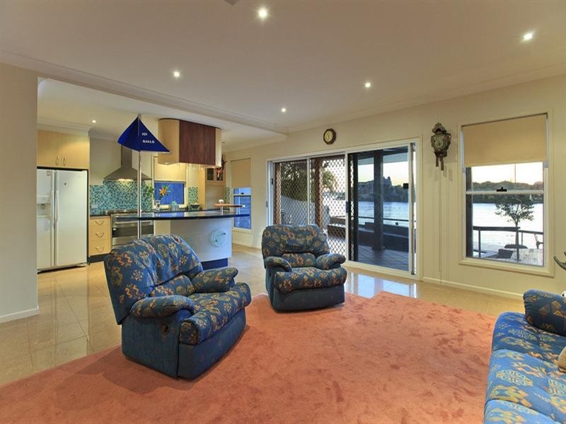 30 Aaron Avenue, Hawthorne QLD 4171