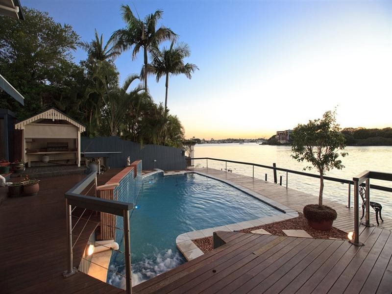 30 Aaron Avenue, Hawthorne QLD 4171