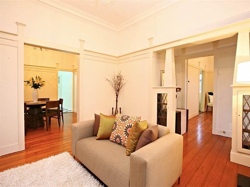 11 Vanda Street, Woolloongabba QLD 4102