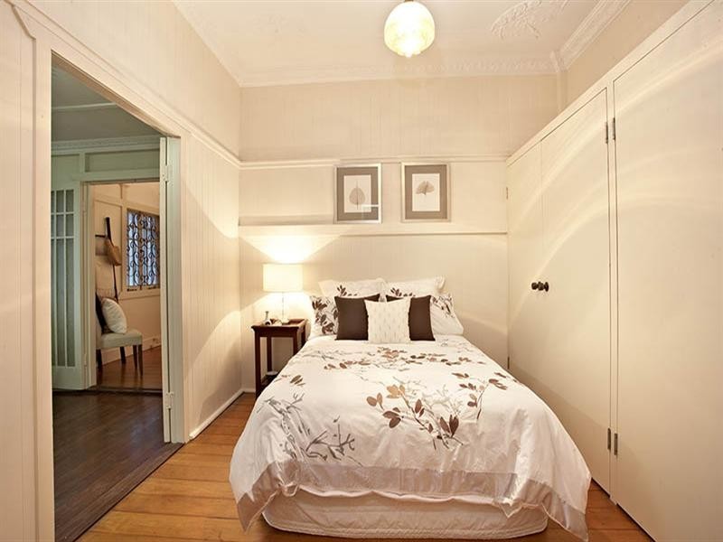 11 Vanda Street, Woolloongabba QLD 4102