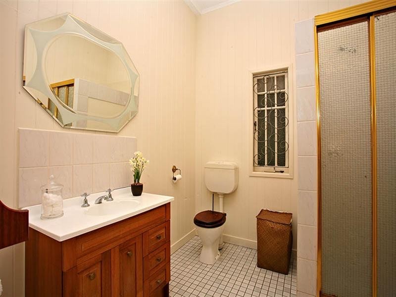 11 Vanda Street, Woolloongabba QLD 4102