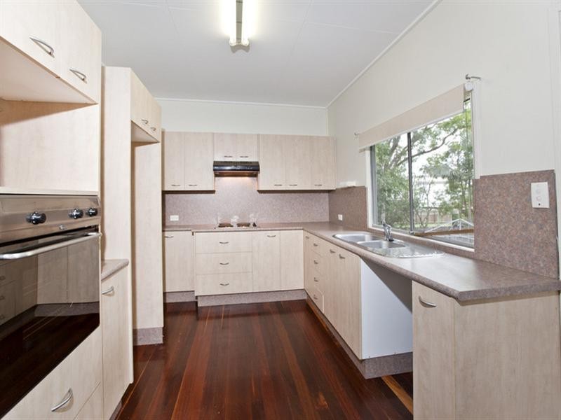 2 Leura Avenue, Hawthorne QLD 4171