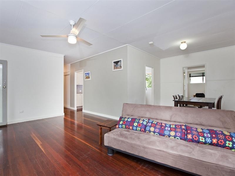 2 Leura Avenue, Hawthorne QLD 4171