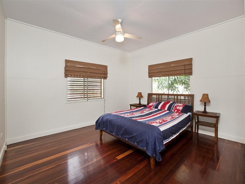 2 Leura Avenue, Hawthorne QLD 4171