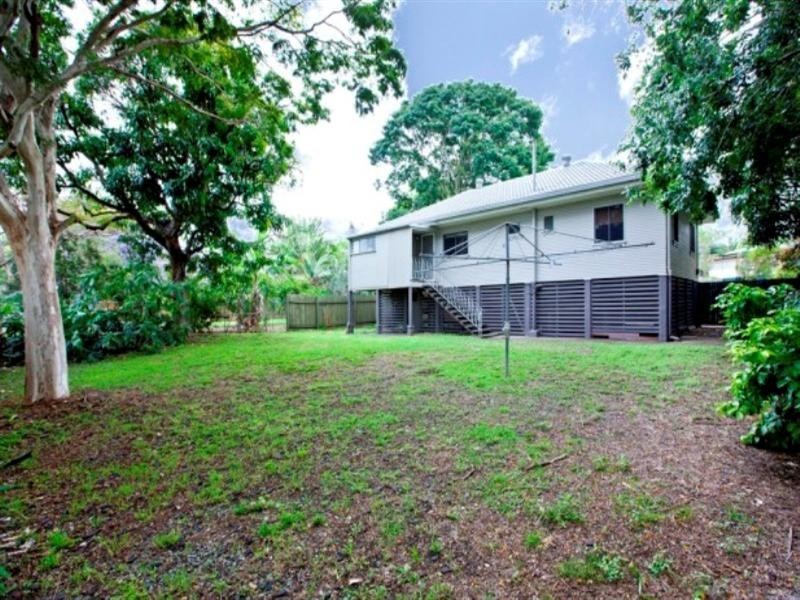 2 Leura Avenue, Hawthorne QLD 4171