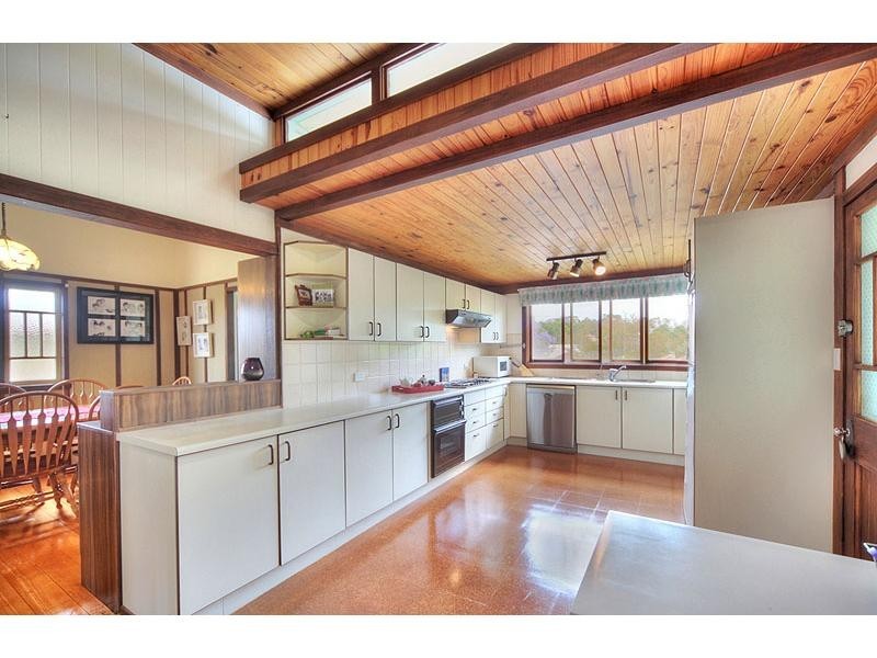 27 Glanosmond Avenue, Camp Hill QLD 4152