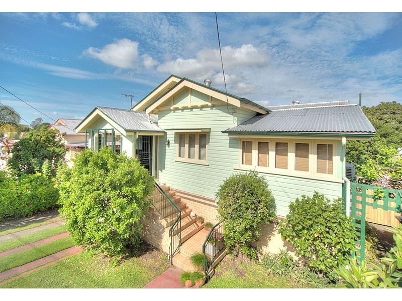 27 Glanosmond Avenue, Camp Hill QLD 4152