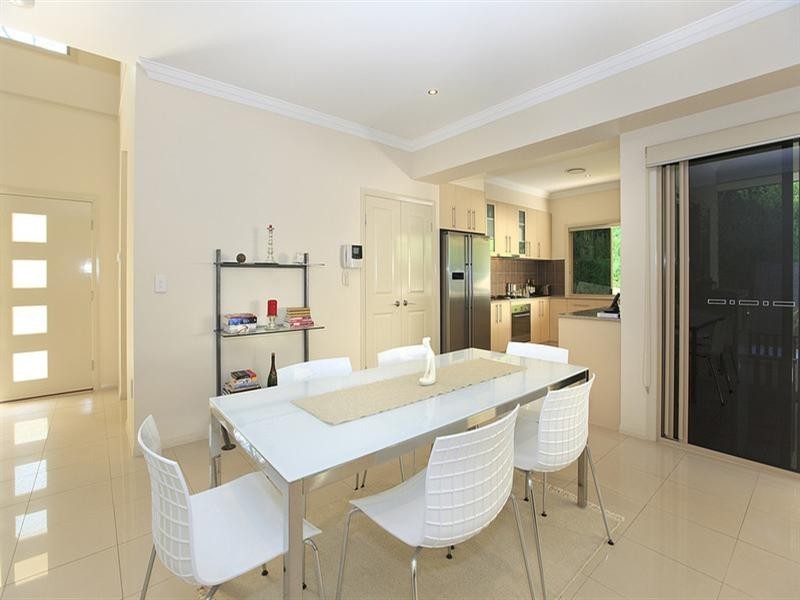 37 Byrne Parade, Balmoral QLD 4171