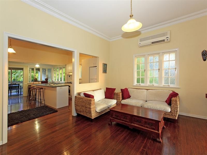 11 Collings Street, Balmoral QLD 4171