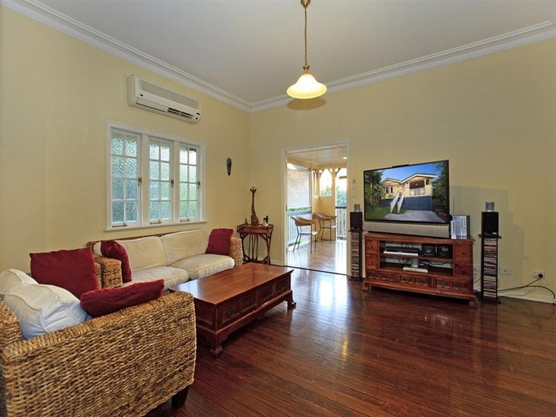 11 Collings Street, Balmoral QLD 4171