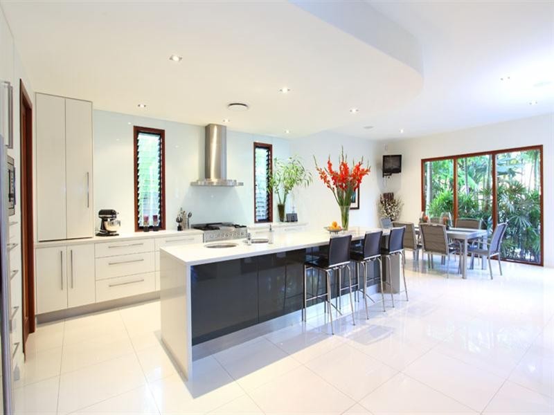 27 McDonald Street, Hawthorne QLD 4171