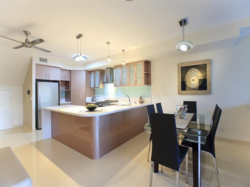 64 Quay Street, Bulimba QLD 4171