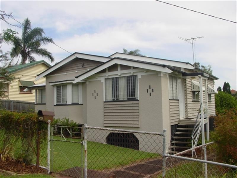 57 Lewis Street, Camp Hill QLD 4152