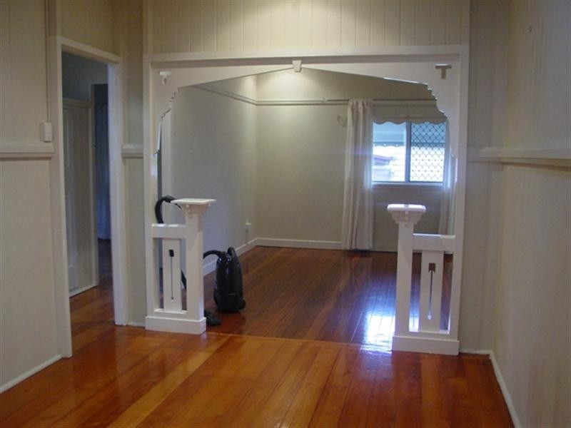 57 Lewis Street, Camp Hill QLD 4152