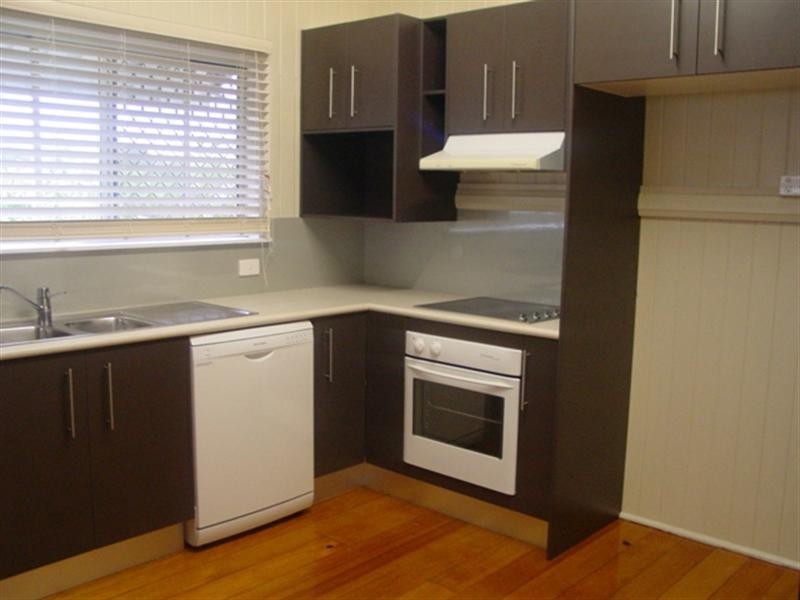 57 Lewis Street, Camp Hill QLD 4152