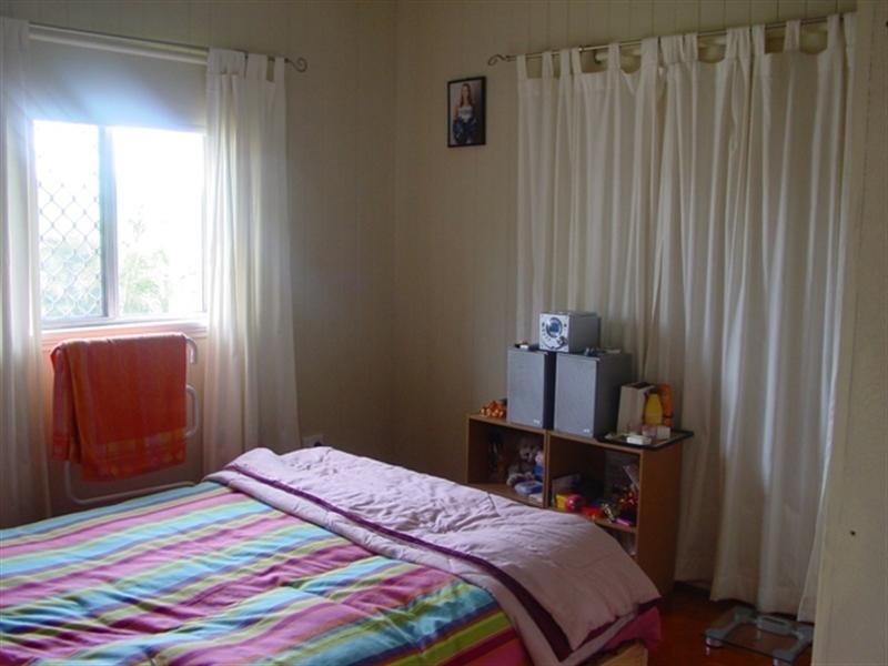 57 Lewis Street, Camp Hill QLD 4152