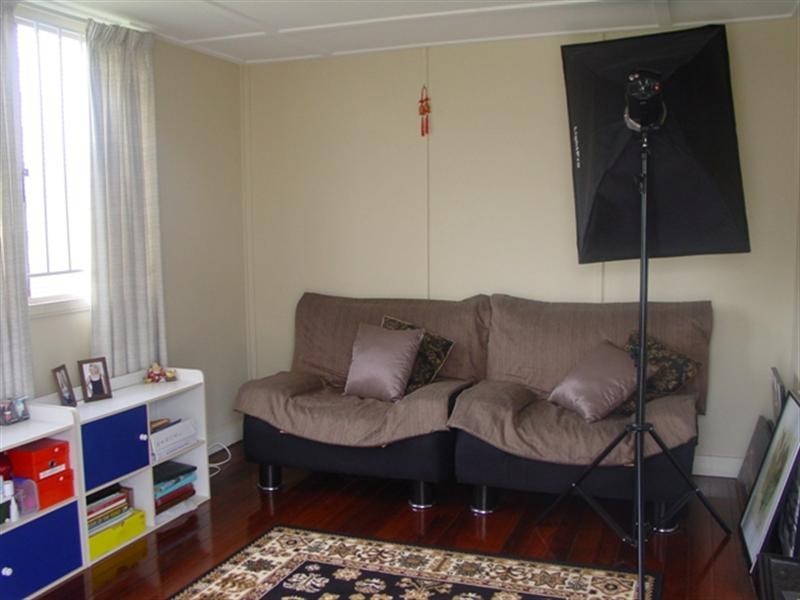 57 Lewis Street, Camp Hill QLD 4152