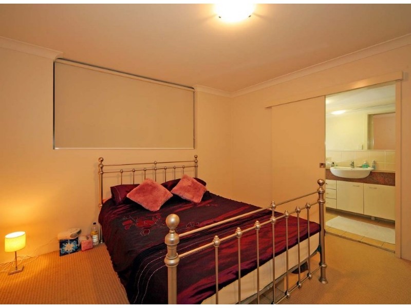 15 Eskgrove Street, East Brisbane QLD 4169