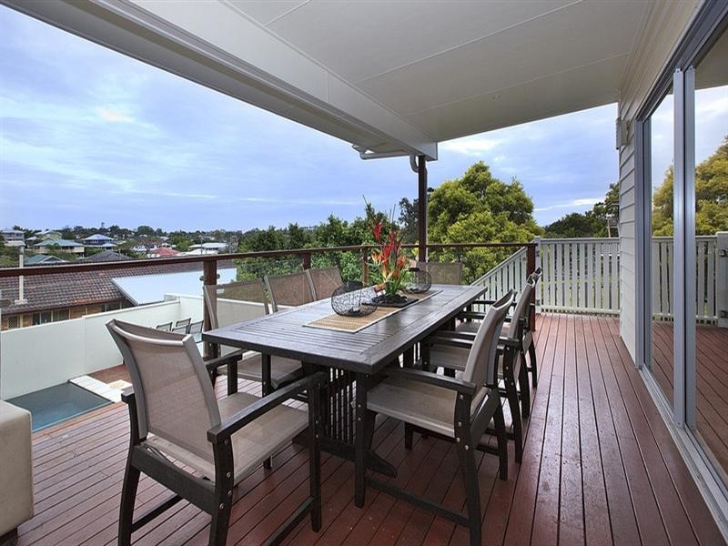 27 Waverley Road, Camp Hill QLD 4152