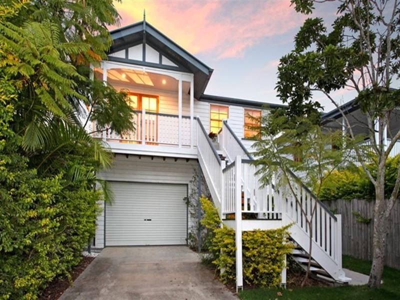 149 Macrossan Avenue, Norman Park QLD 4170