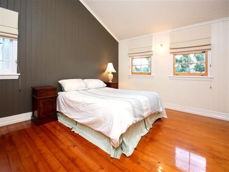 149 Macrossan Avenue, Norman Park QLD 4170