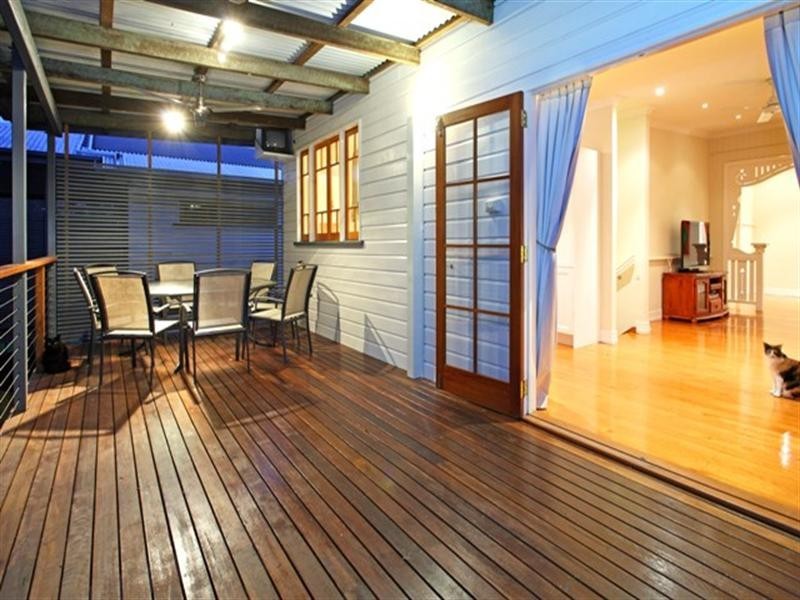 149 Macrossan Avenue, Norman Park QLD 4170