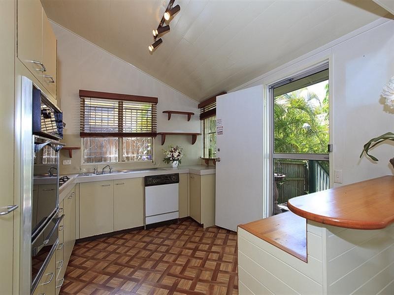 35 Woolley Street, Taringa QLD 4068