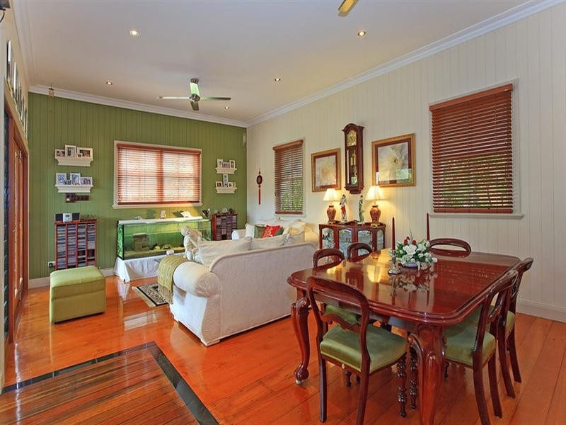 38 Longfellow Street, Norman Park QLD 4170