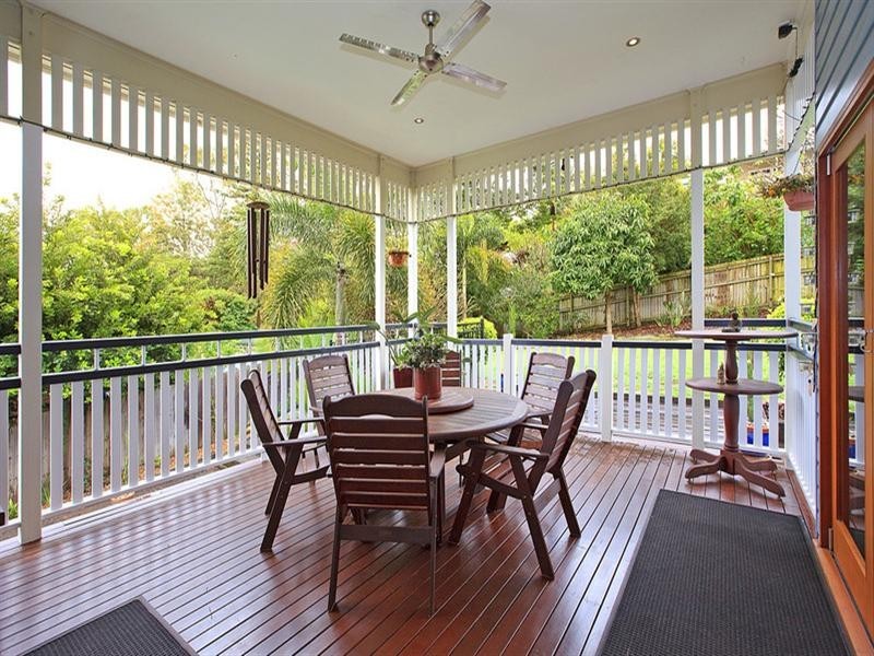 38 Longfellow Street, Norman Park QLD 4170