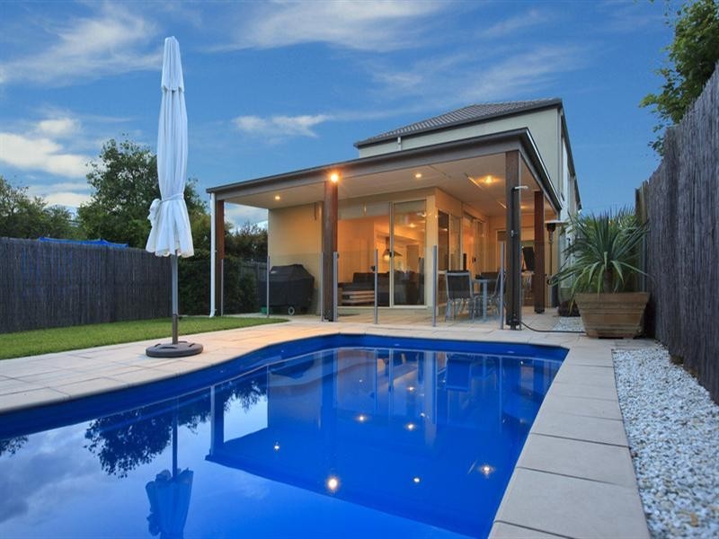 8 Lindsay Street, Hawthorne QLD 4171