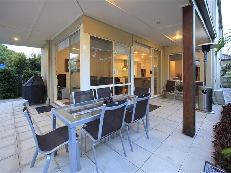 8 Lindsay Street, Hawthorne QLD 4171