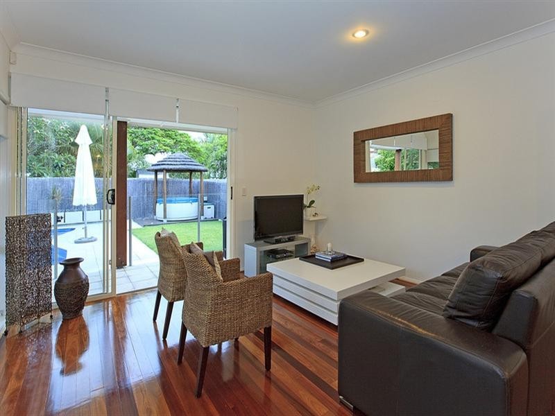 8 Lindsay Street, Hawthorne QLD 4171