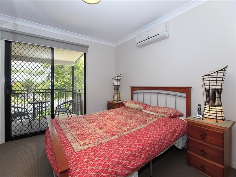 2/381 Bennetts Road, Norman Park QLD 4170