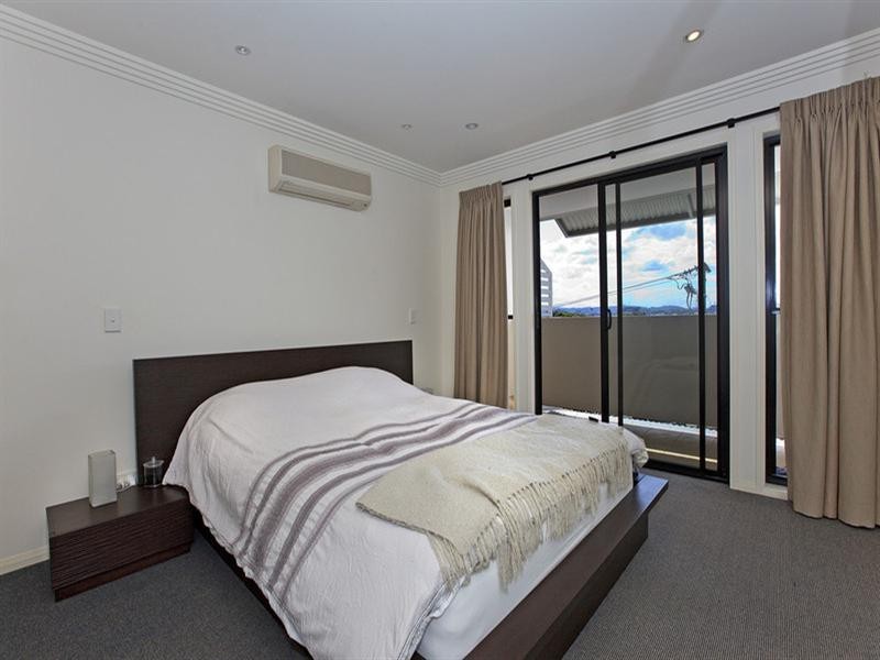 3/5 Wambool Street, Bulimba QLD 4171