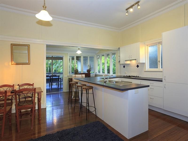 11 Collings Street, Balmoral QLD 4171