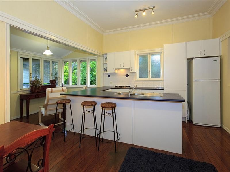 11 Collings Street, Balmoral QLD 4171