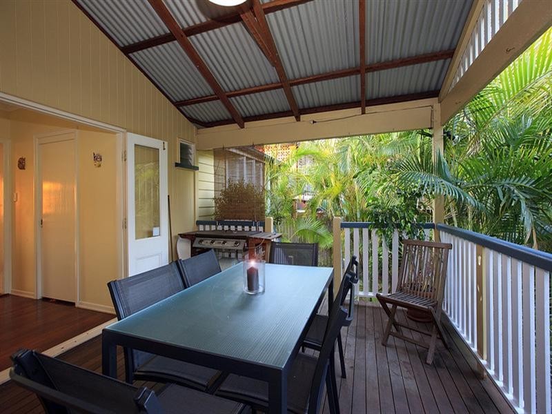 11 Collings Street, Balmoral QLD 4171