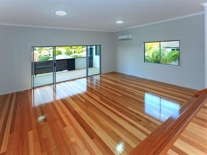 157 Macrossan Avenue, Norman Park QLD 4170