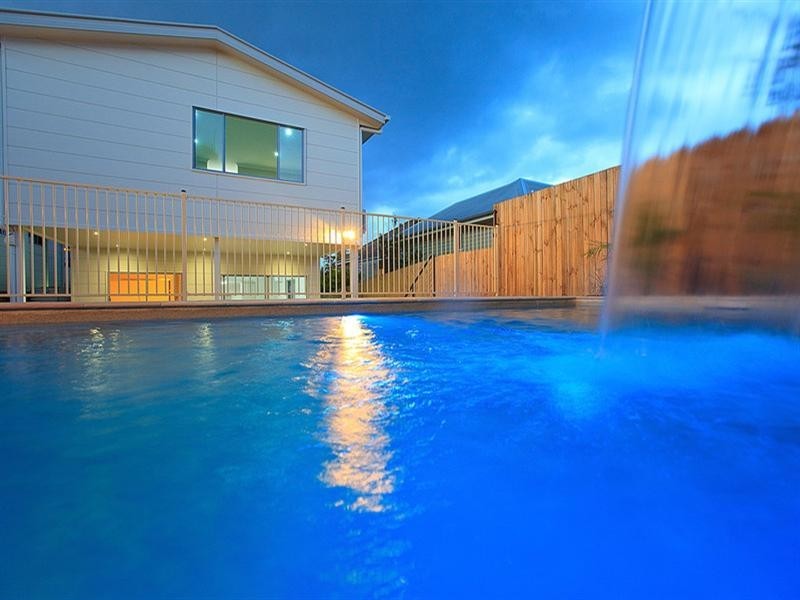 157 Macrossan Avenue, Norman Park QLD 4170