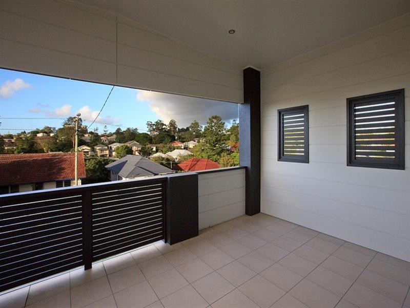 157 Macrossan Avenue, Norman Park QLD 4170