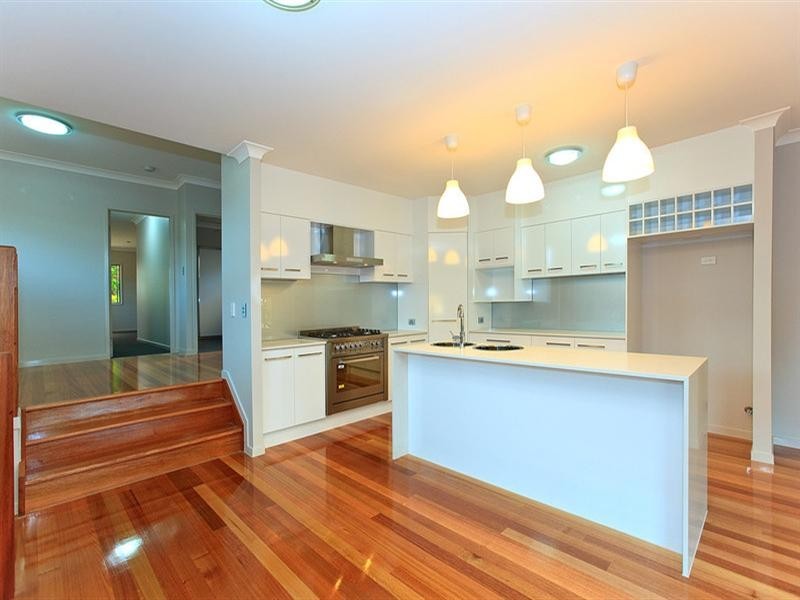 157 Macrossan Avenue, Norman Park QLD 4170