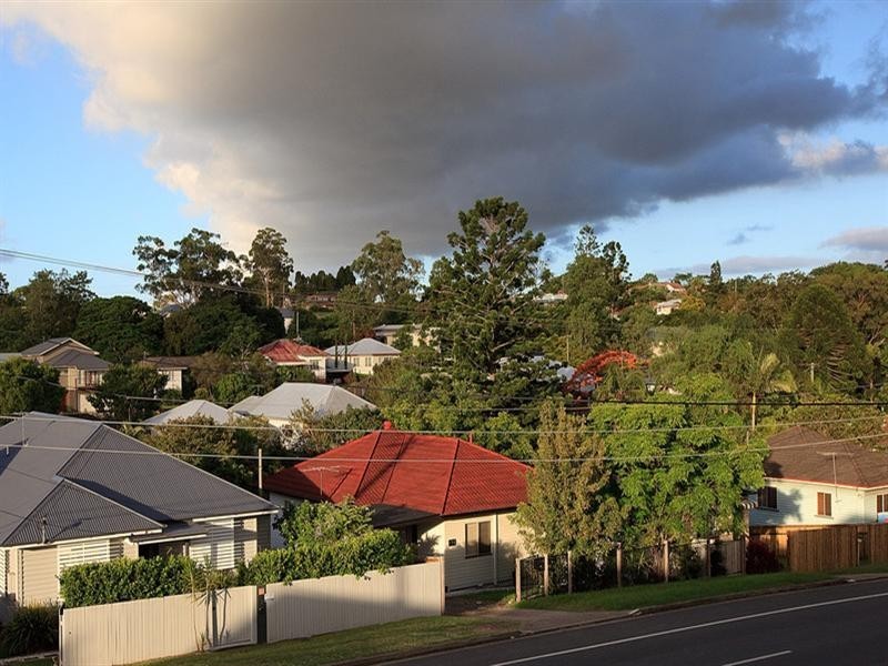 157 Macrossan Avenue, Norman Park QLD 4170