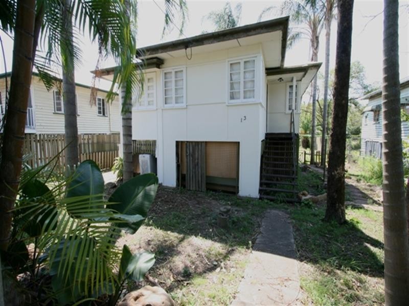 13 Balmoral Street, Hawthorne QLD 4171