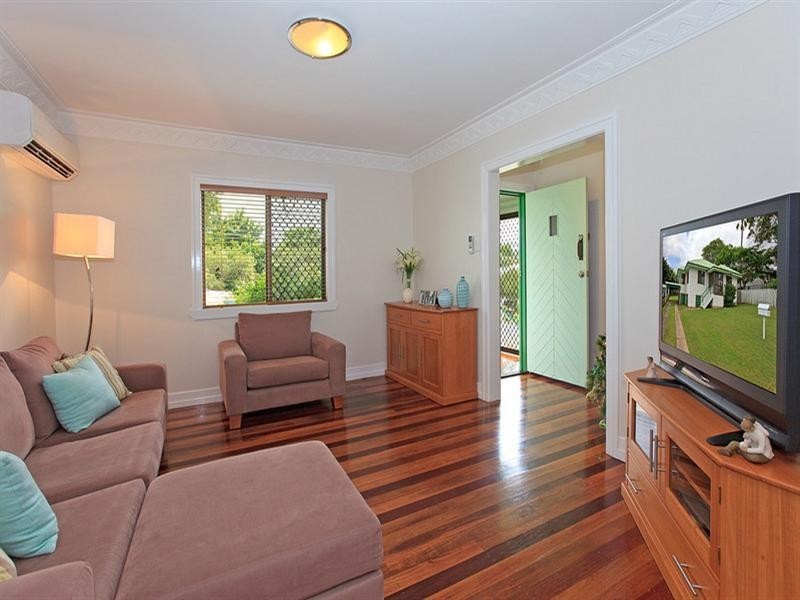 101 Erica Street, Cannon Hill QLD 4170