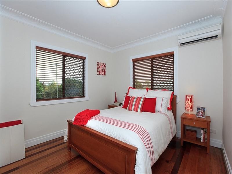101 Erica Street, Cannon Hill QLD 4170
